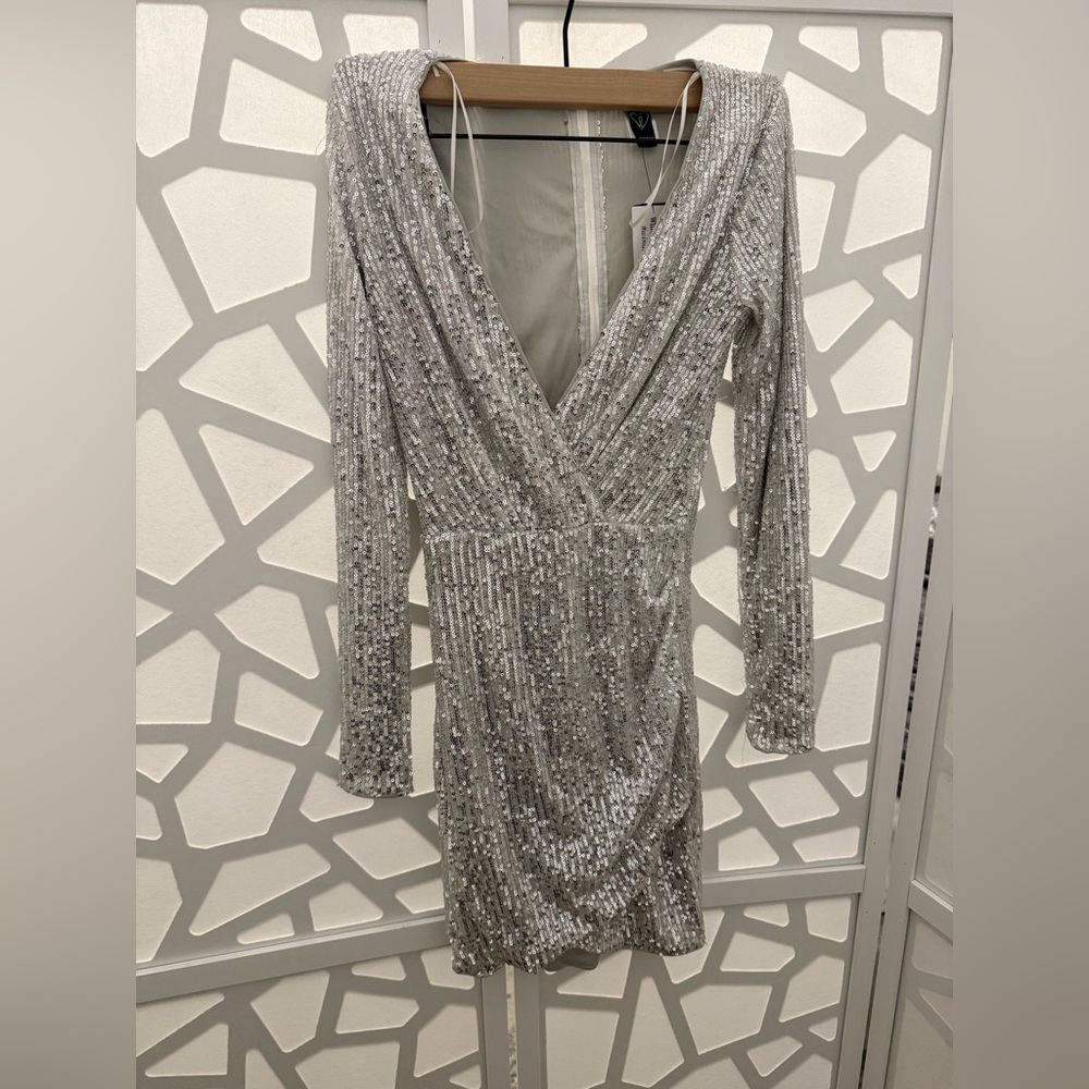 NWT Windsor Silver Long Sleeve Sequin Dress